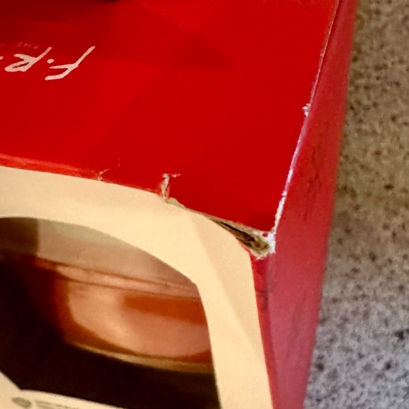 HALLMARK Central Perk~Friend’s TV show coffee house couch HANGING ORNAMENT NEW - Picture 8 of 16